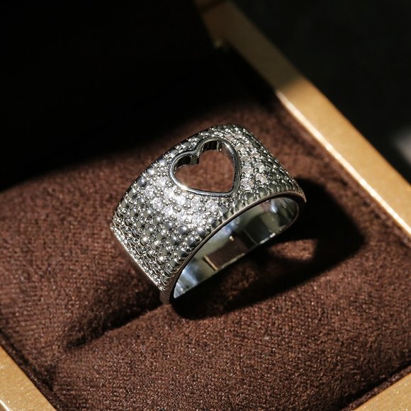 925 Sterling Silver Diamond Heart Cutout Ring Band - Picture 5 of 8